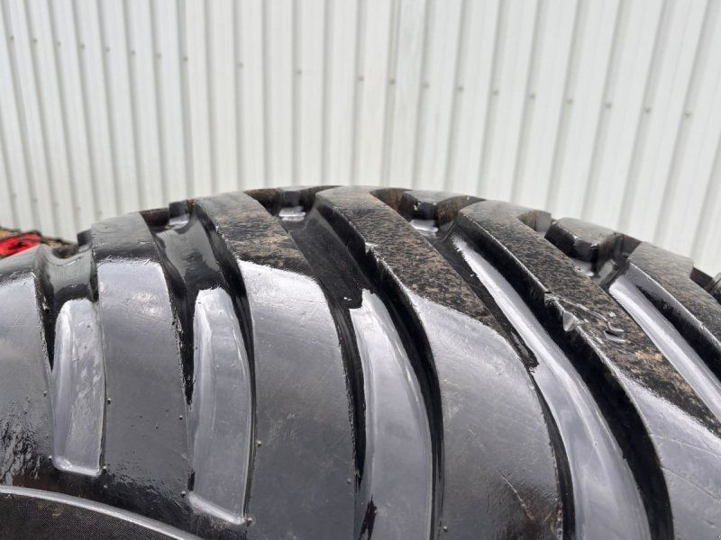 BKT 650/65R30,5  550/60R22,5