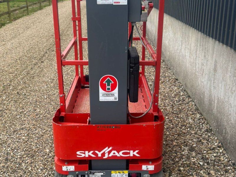 Skyjack SJ12
