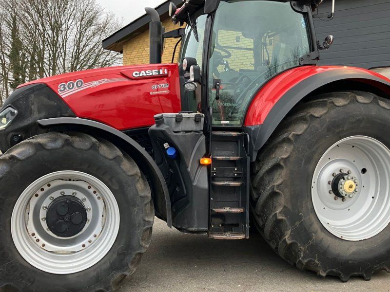 Case IH Optum 300 CVX