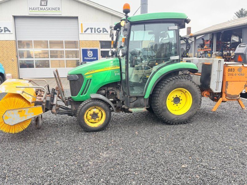 John Deere 3720