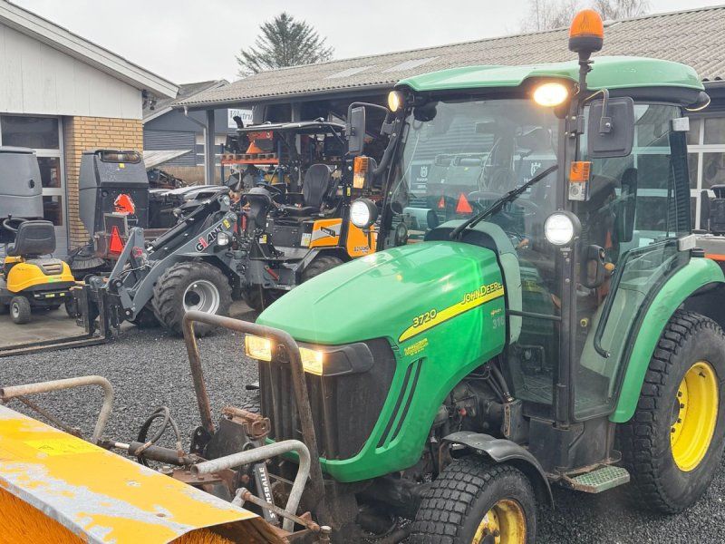 John Deere 3720