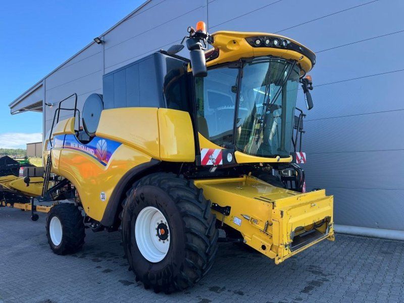 New Holland CX 6.90