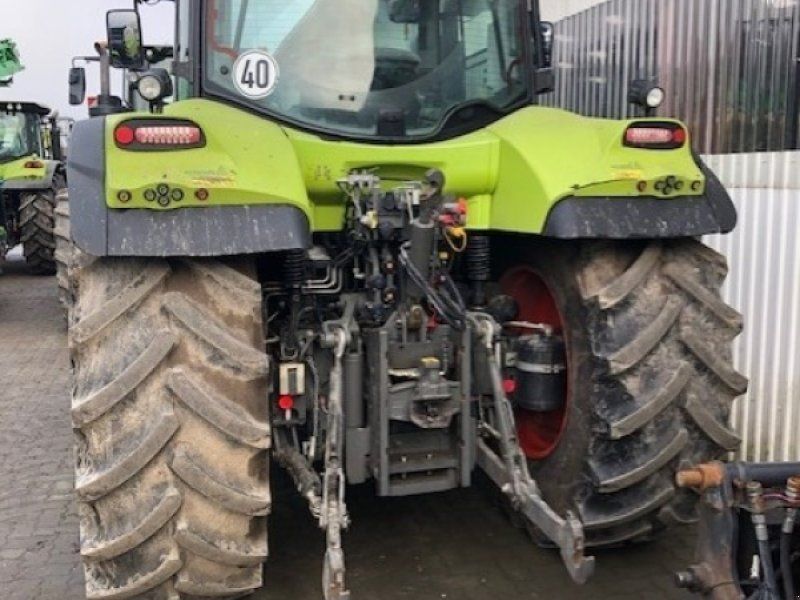 Claas Arion 630