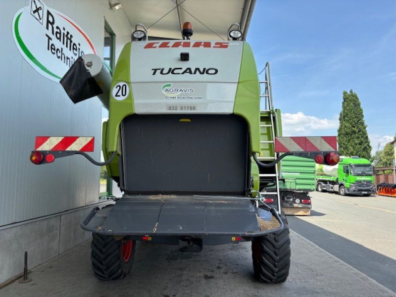 Claas Tucano 320