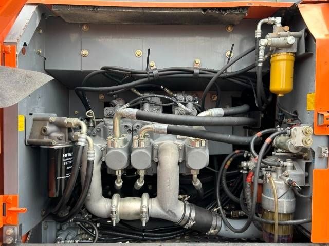 Hitachi ZX 210 LC-5B