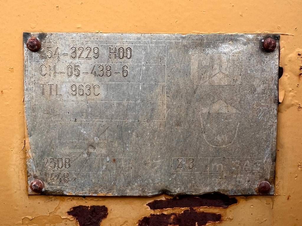 CAT 963C Loading bucket