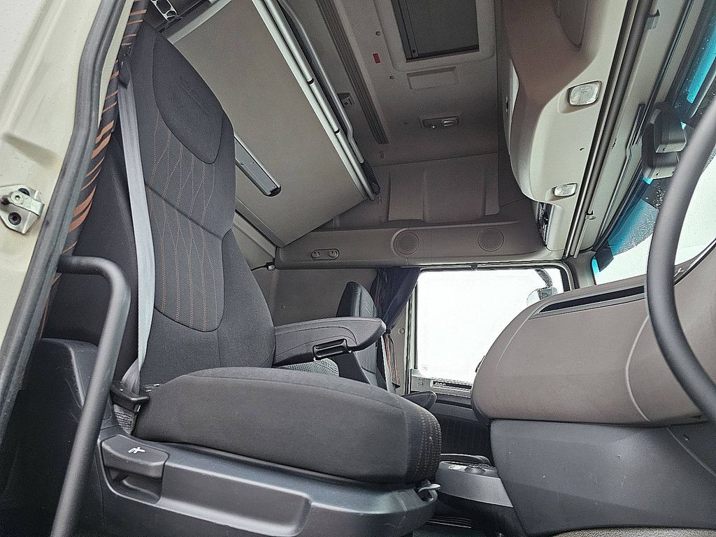 DAF XF 480 superspace intarder