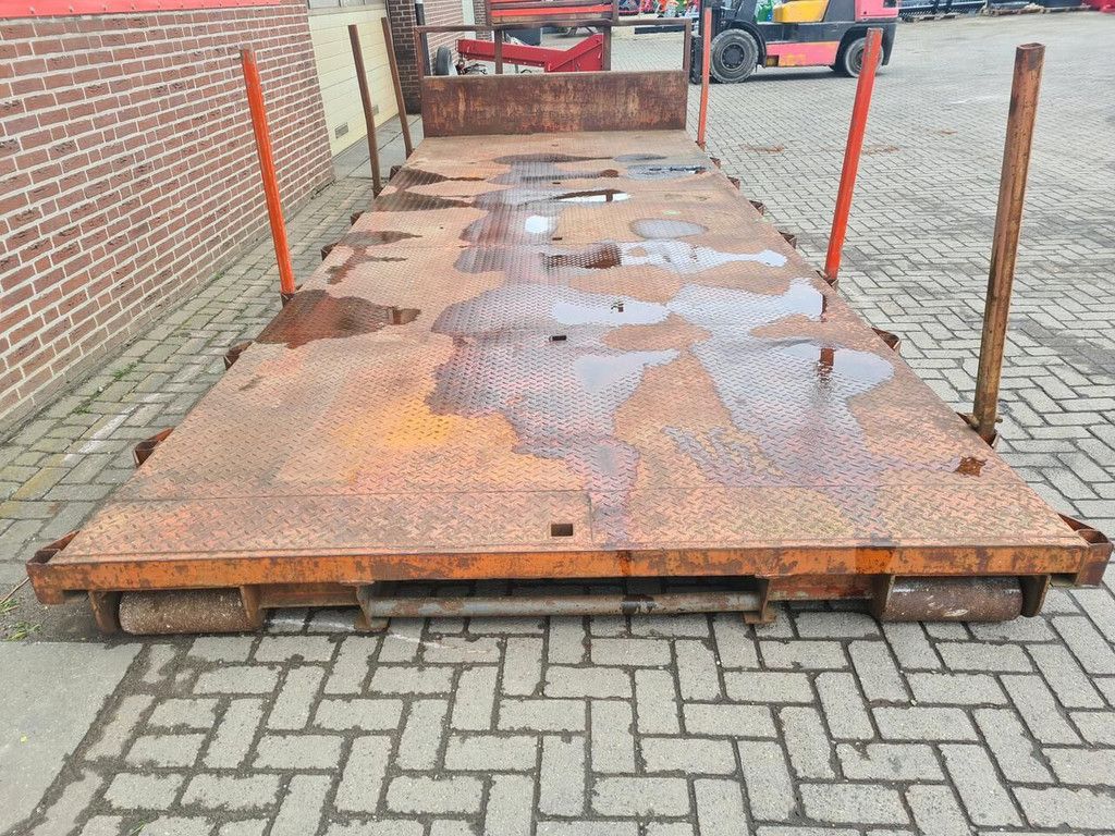 Container flat platform truck body
