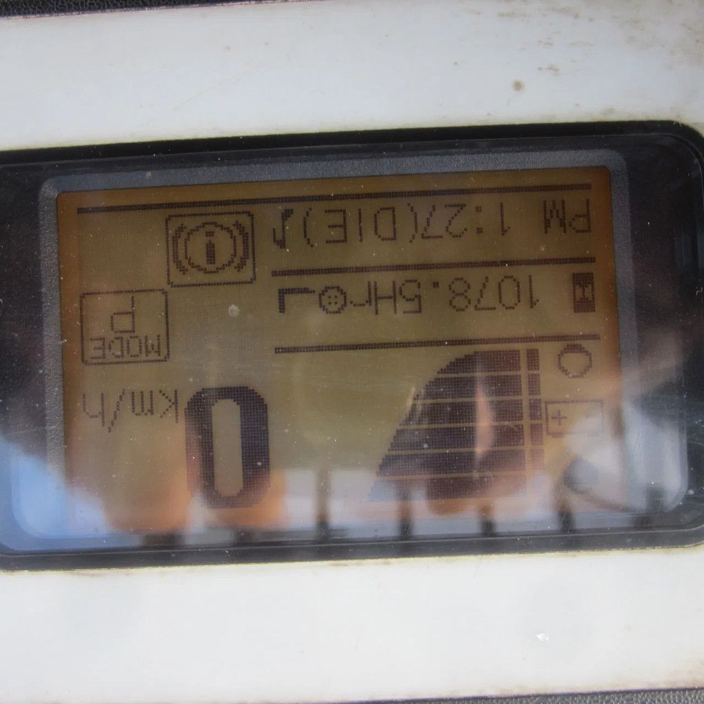 Nissan Heftruck, L30T elektrisch, triplomast, side shift.