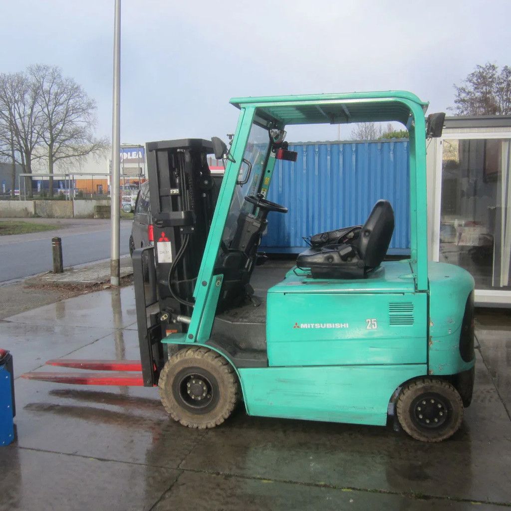 Mitsubishi Heftruck FB25K elek., weeginstallatie, triplomast, side shift.