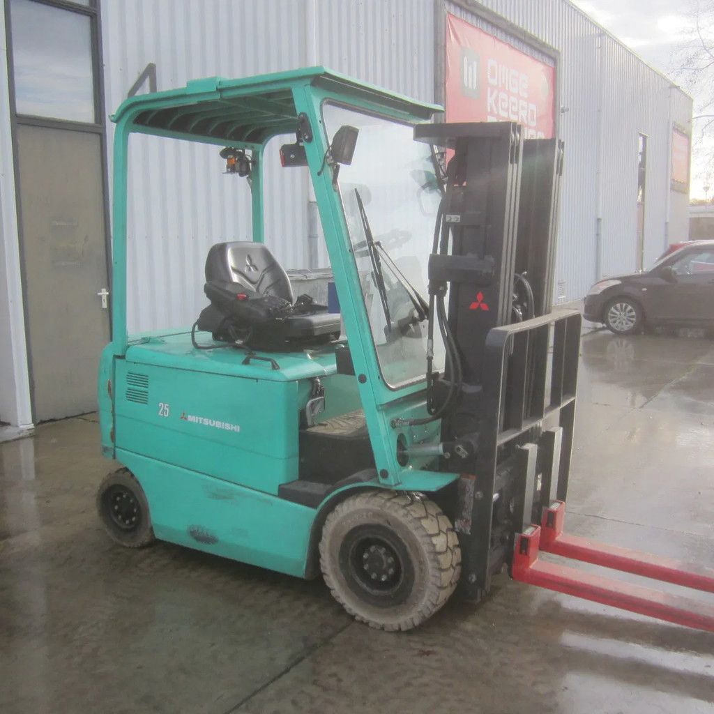 Mitsubishi Heftruck FB25K elek., weeginstallatie, triplomast, side shift.
