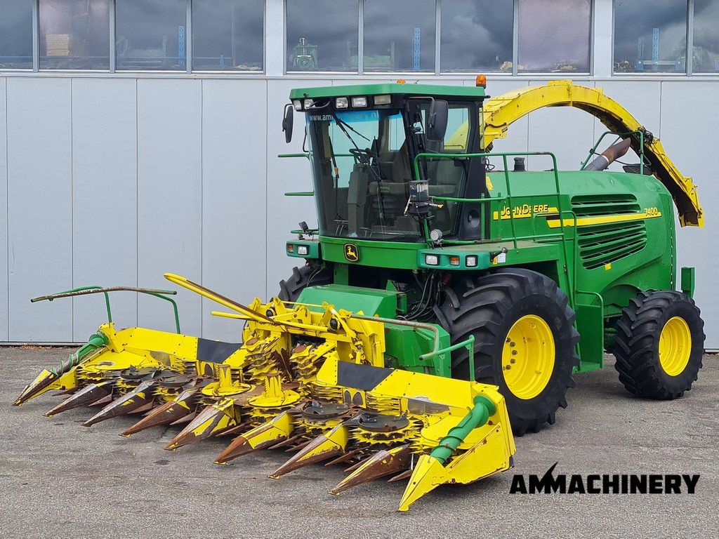 John Deere 7400 forage harvester