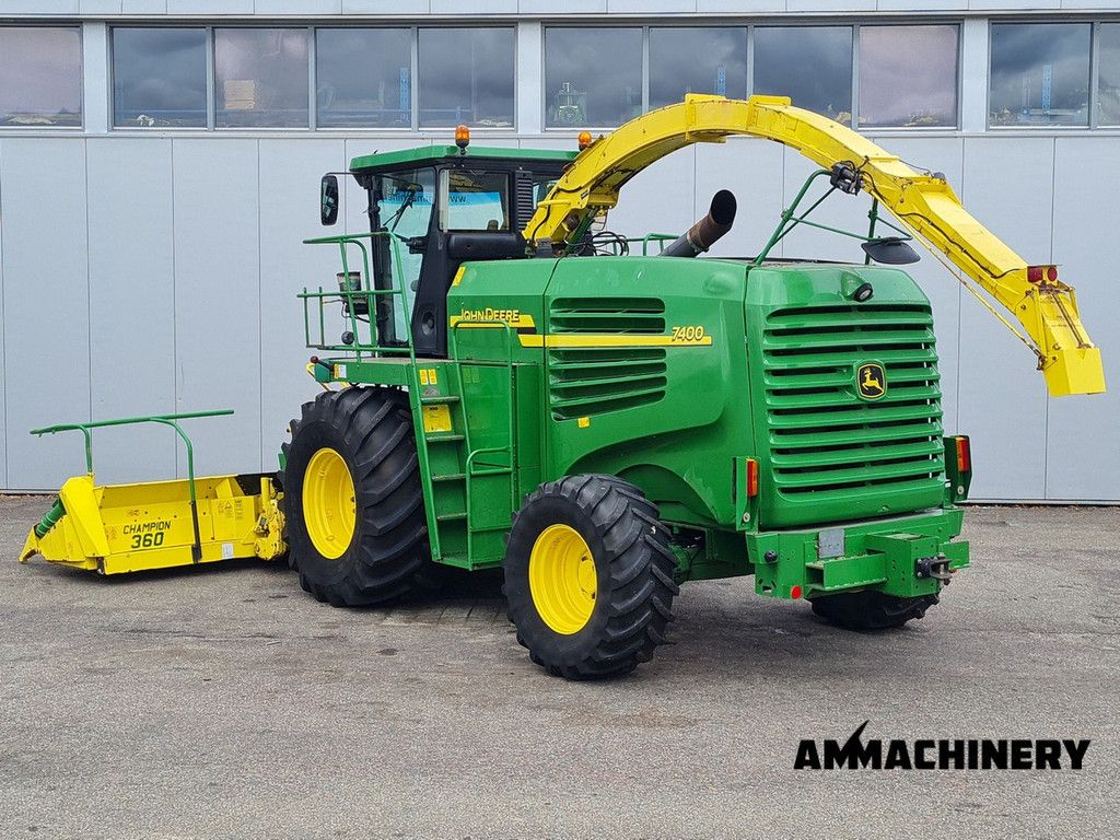 John Deere 7400 forage harvester