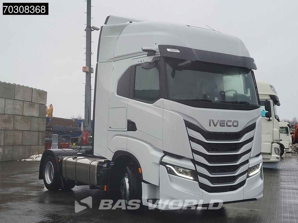 Iveco S-Way 500 4X2 NEW! Mega 2xTanks Standklima LED Navi