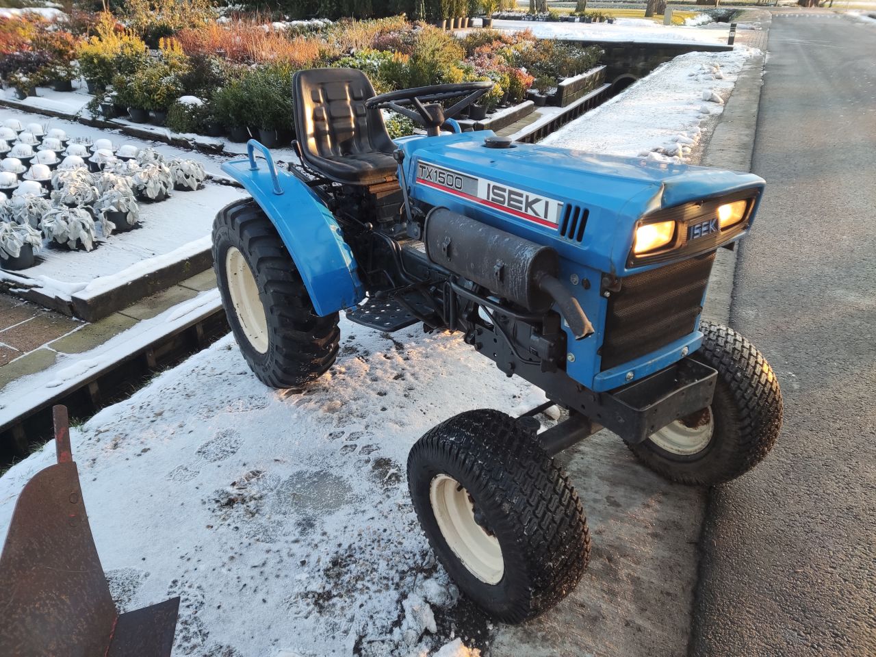 ISEKI tractor (type TX1500, 15 pk), inclusief toebehoren!