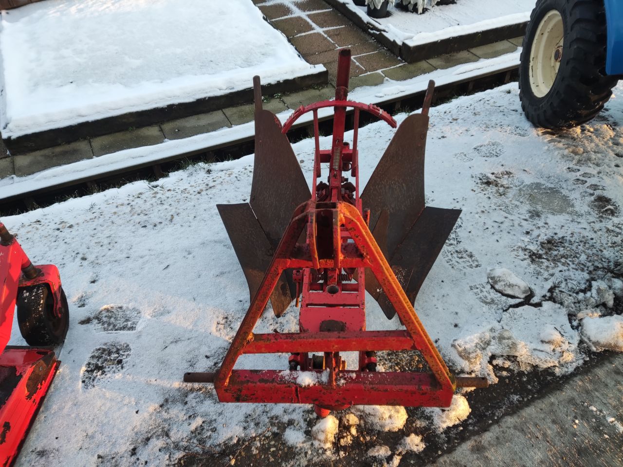 ISEKI tractor (type TX1500, 15 pk), inclusief toebehoren!