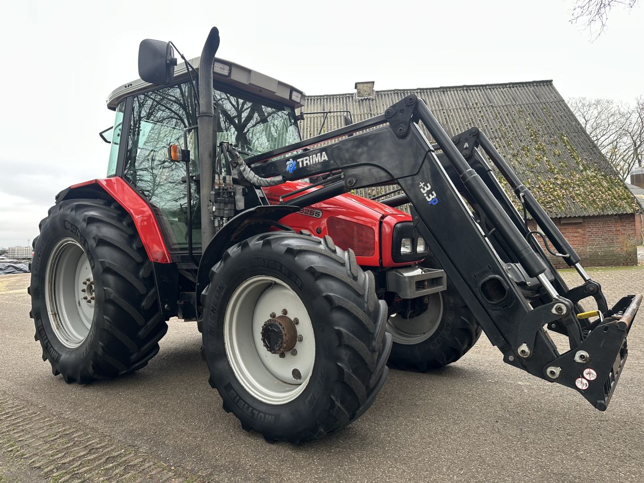 Massey Ferguson 6255