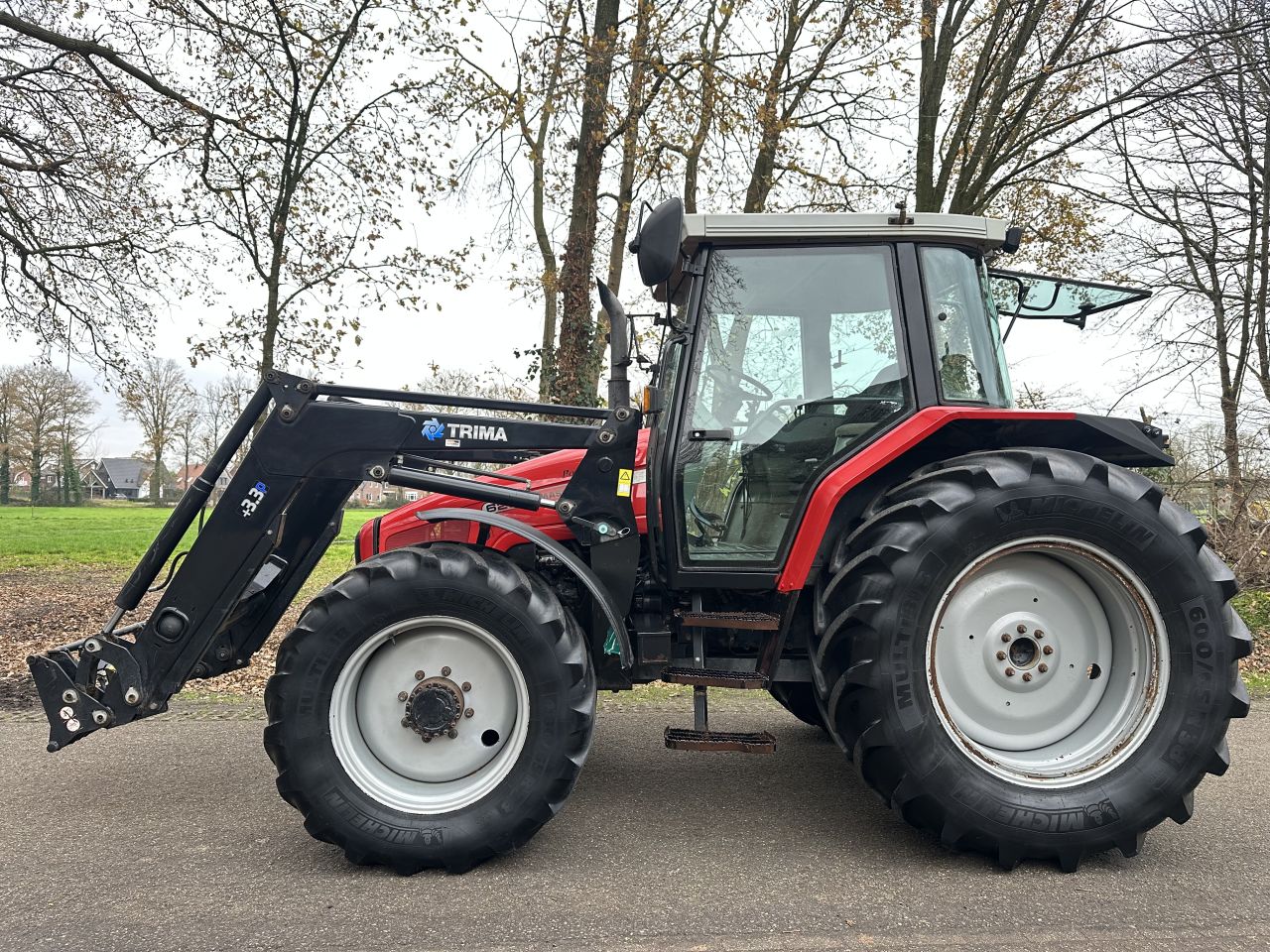Massey Ferguson 6255