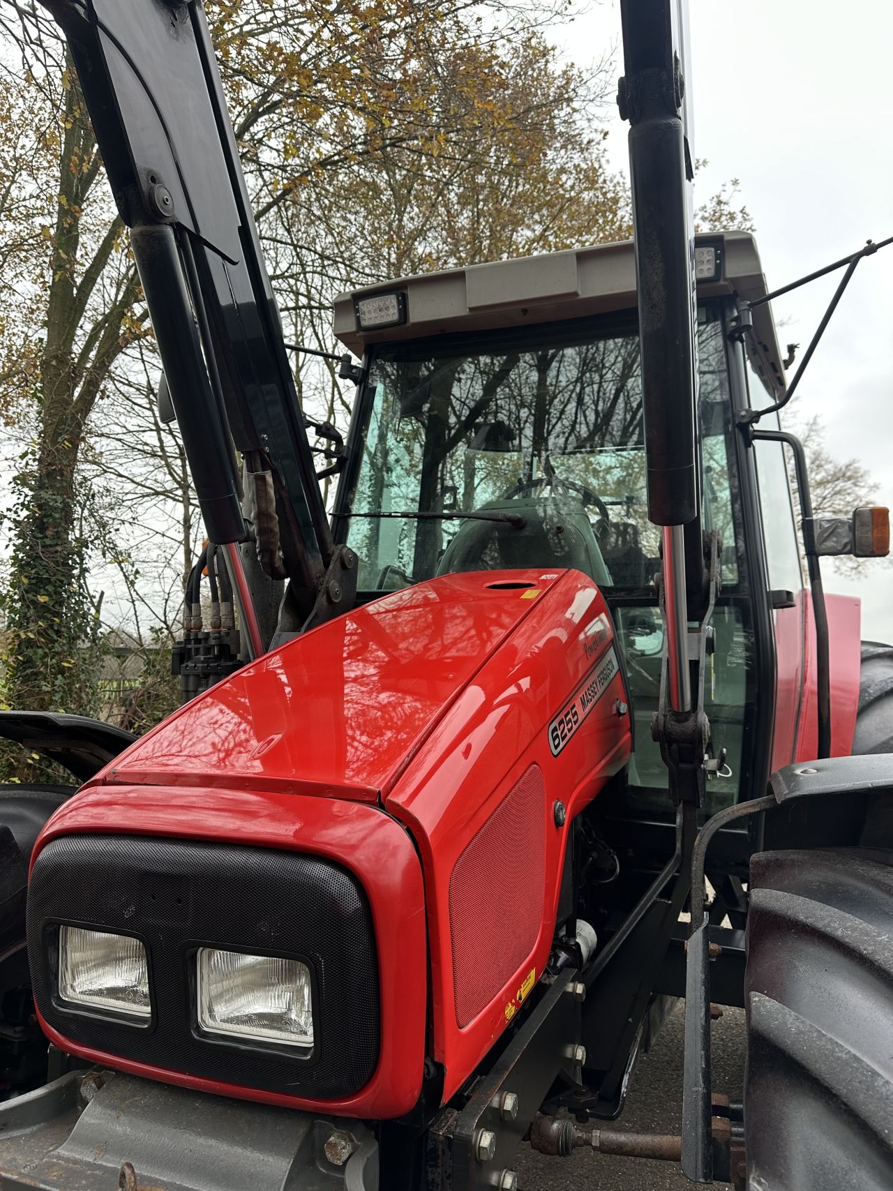 Massey Ferguson 6255