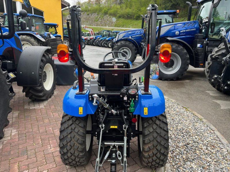 New Holland Boomer 25