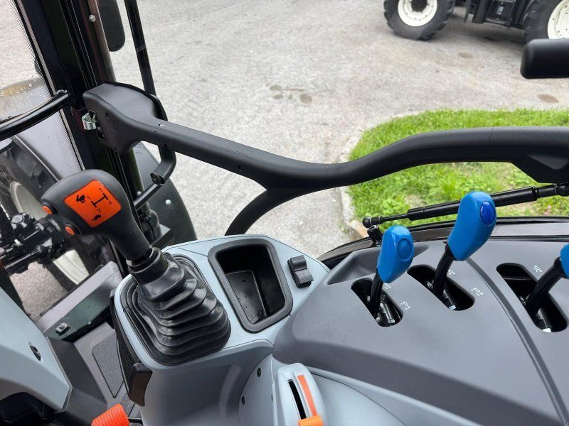 New Holland T5.90 Dual Command