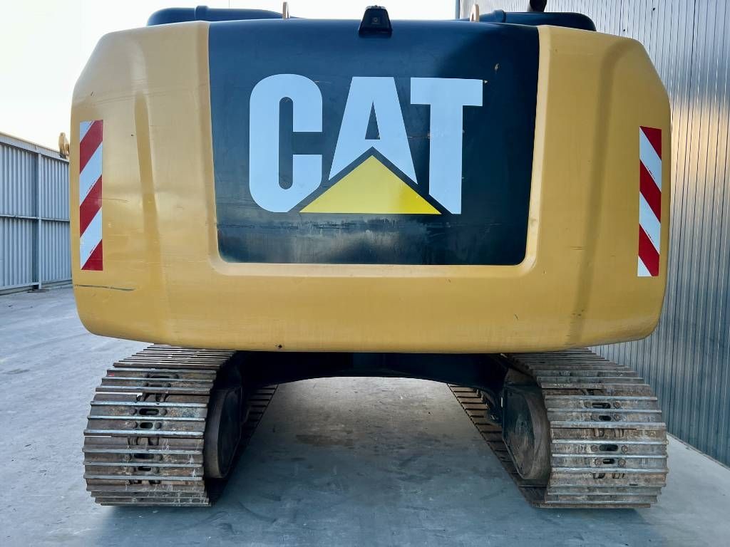 CAT 323F L