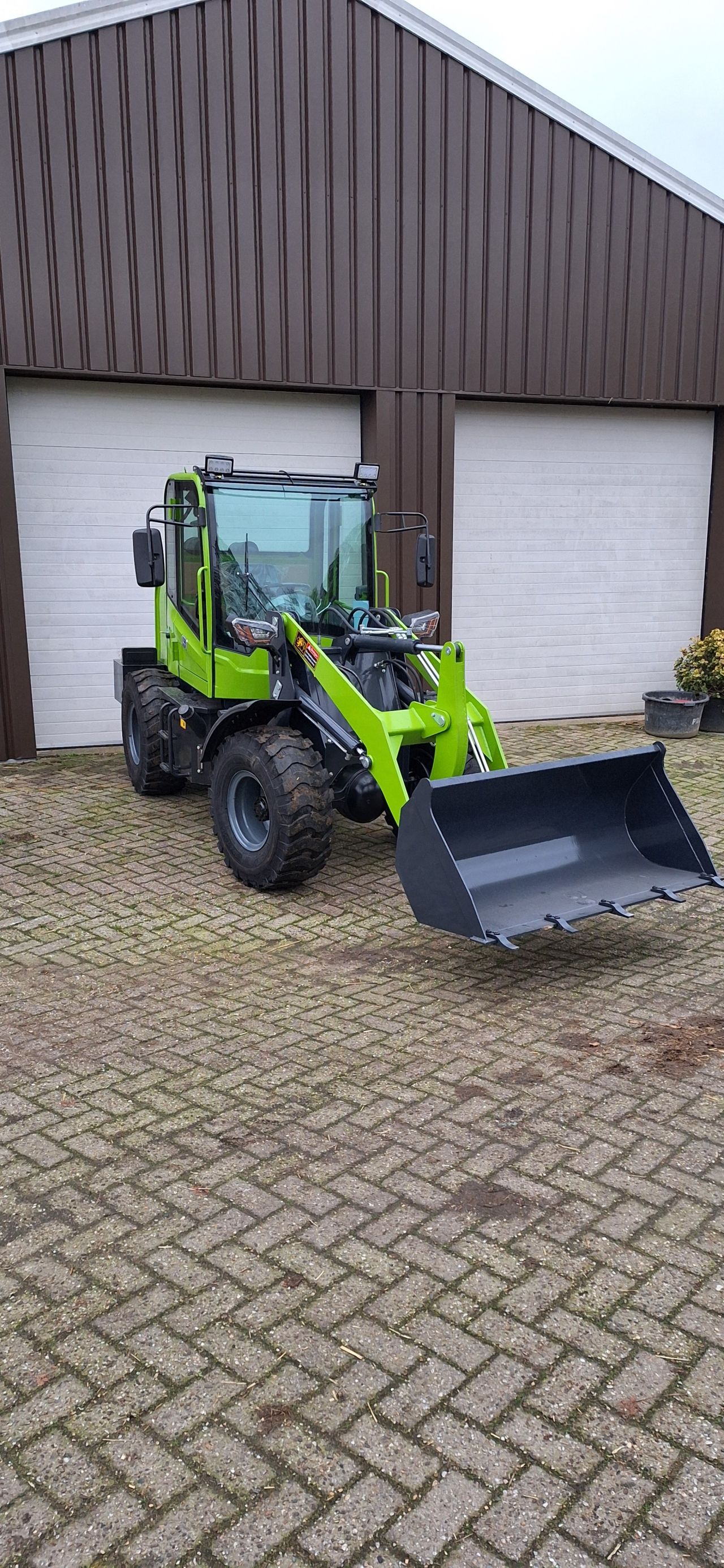 Shovel ZL 920 NIEUW! En veel hulpstukken!