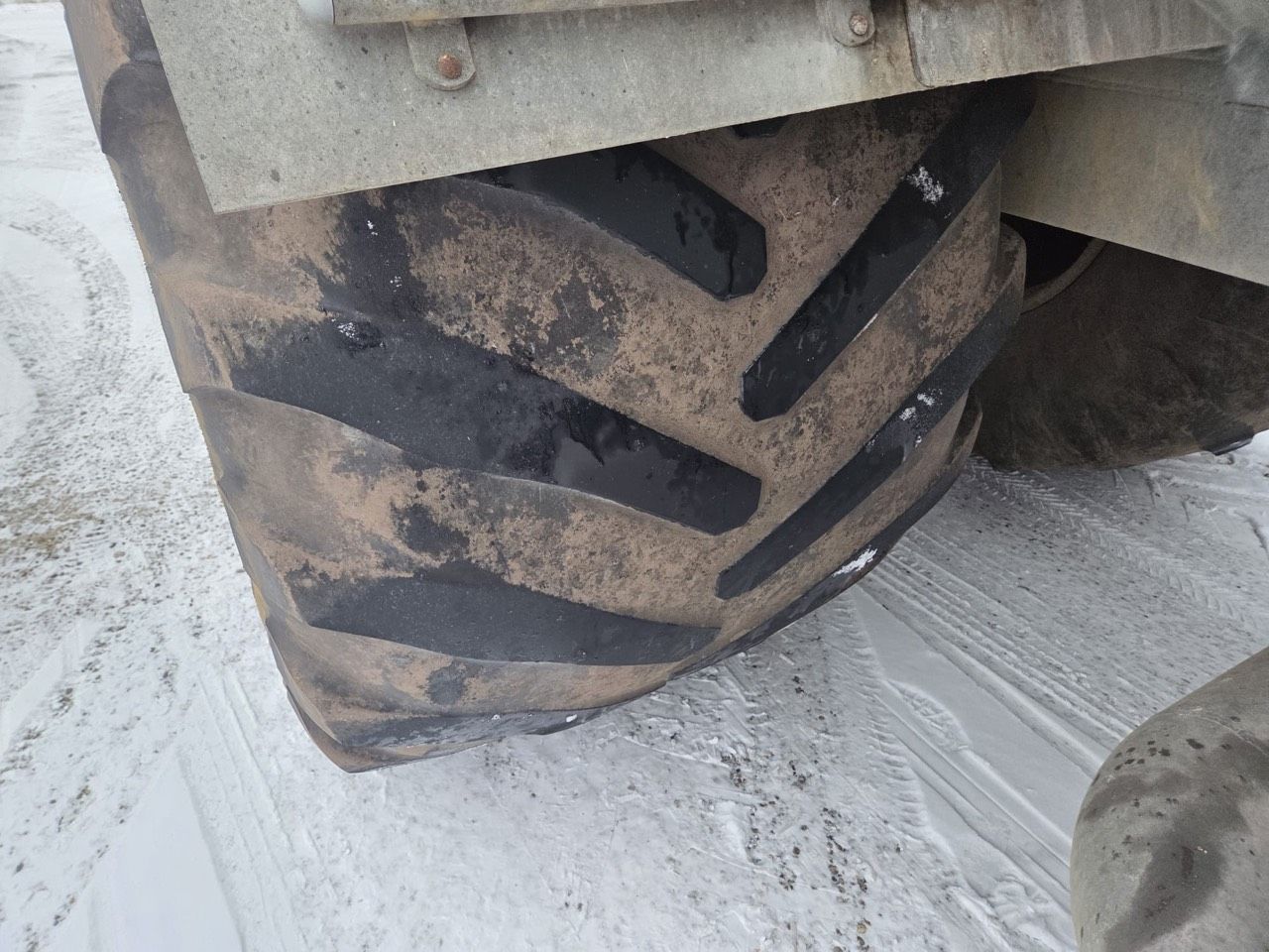 Nette Duport 8m3 mesttank met zuigarm