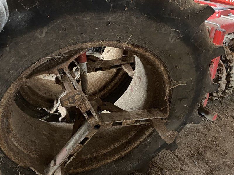 Kock & Sohn Zwillingsräder 13.6-R24 zu 440/65R24