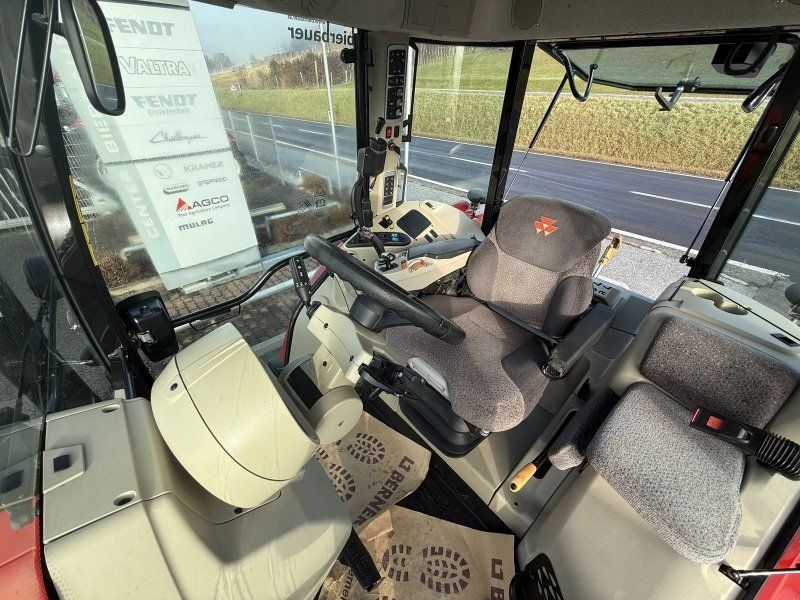 Massey Ferguson 5611 Dyna-6 Efficient