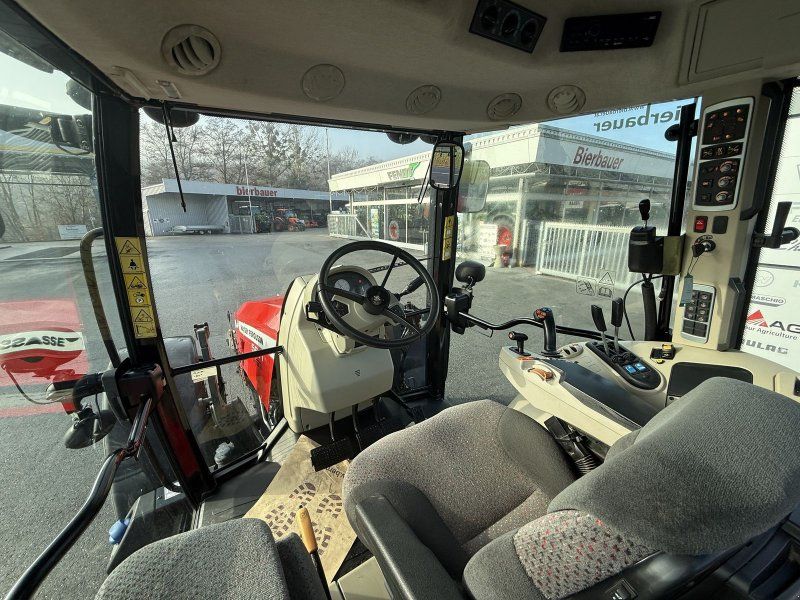 Massey Ferguson 5611 Dyna-6 Efficient