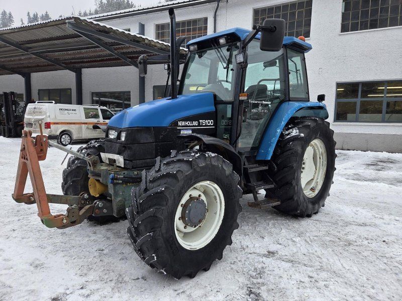 New Holland TS 100