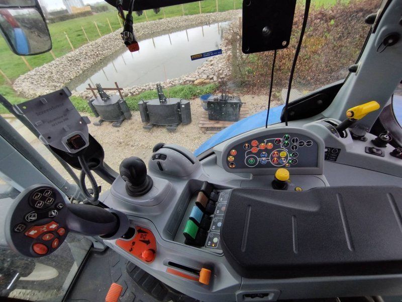 New Holland T7 210 AC