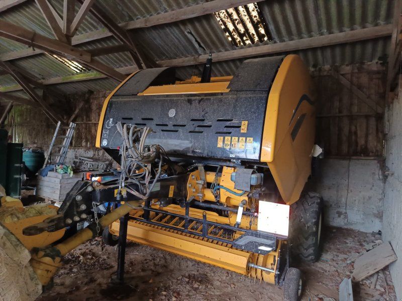 New Holland Presse à balles rondes Pro-Belt 165 RotorCutter Ne