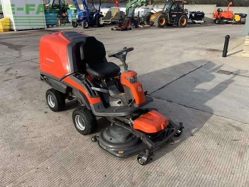 Husqvarna rc 320ts awd out front  (st25424)