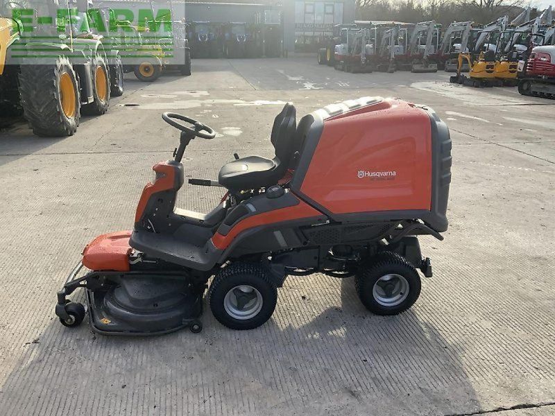 Husqvarna rc 320ts awd out front  (st25424)