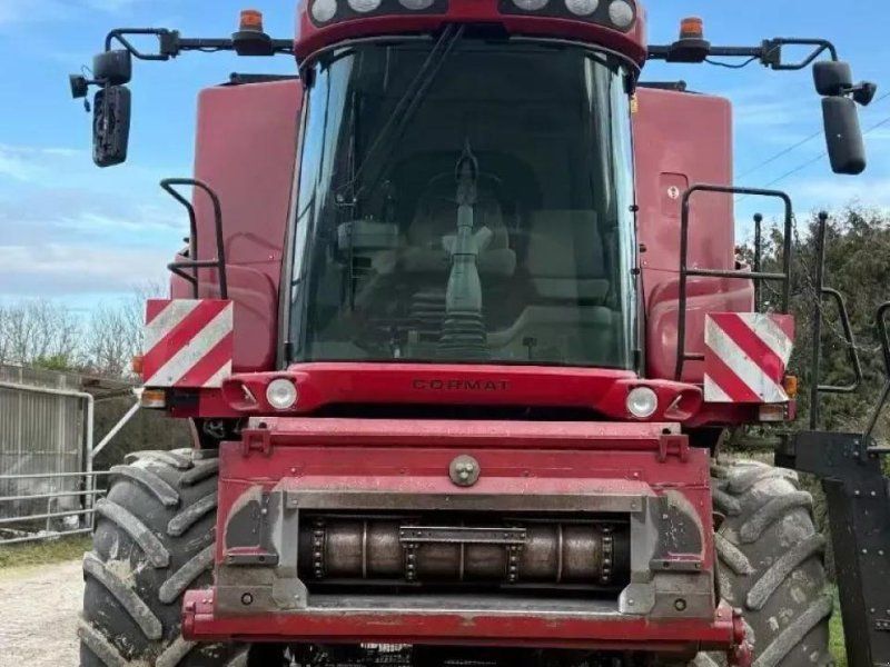 Case IH axial-flow 8230