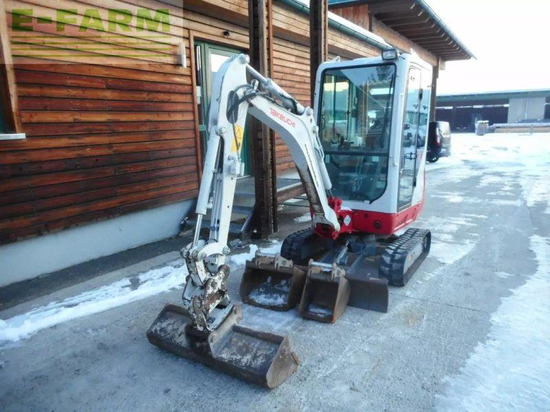 Takeuchi tb 216 ( 1.865kg ) powertilt + 3 löffel