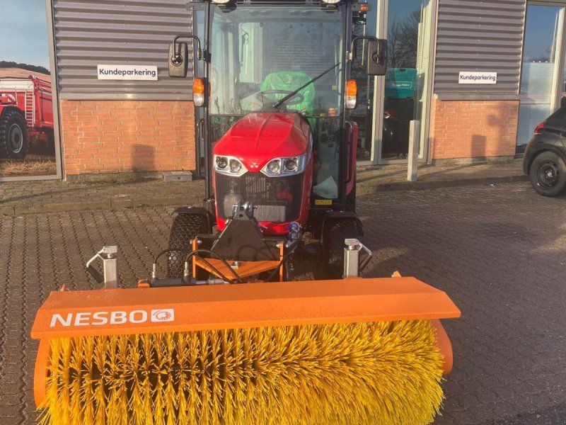 Massey Ferguson 1740 HC Frontlift/pto og 150 cm fejemaskine