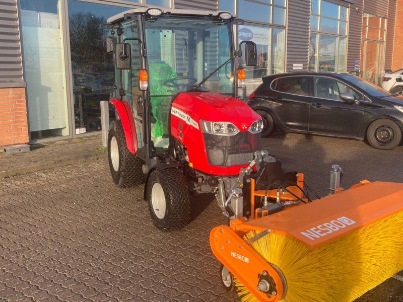 Massey Ferguson 1740 HC Frontlift/pto og 150 cm fejemaskine
