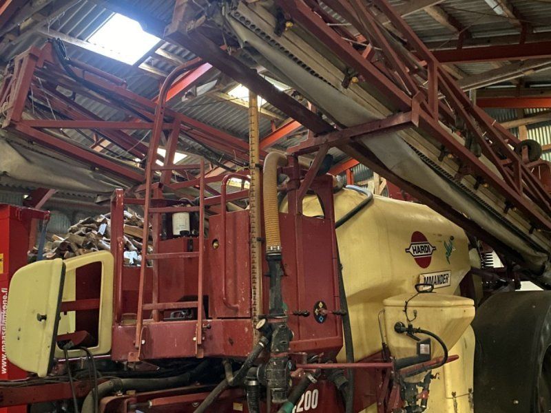 Hardi Commander 4200 med luft. Sprøjten er synes i 2025.