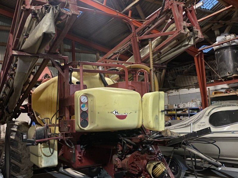 Hardi Commander 4200 med luft. Sprøjten er synes i 2025.