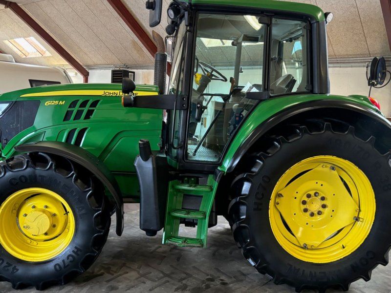 John Deere 6125M