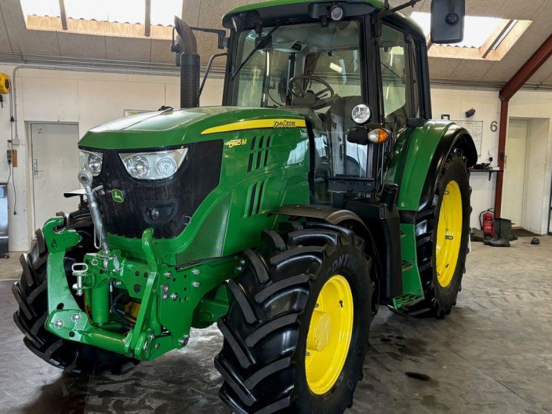 John Deere 6125M