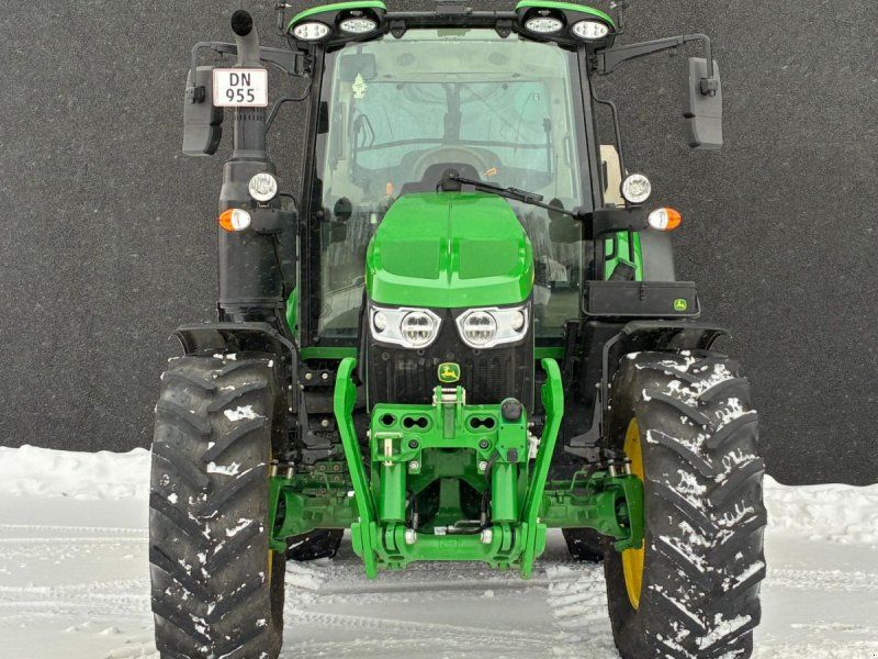 John Deere 6120M