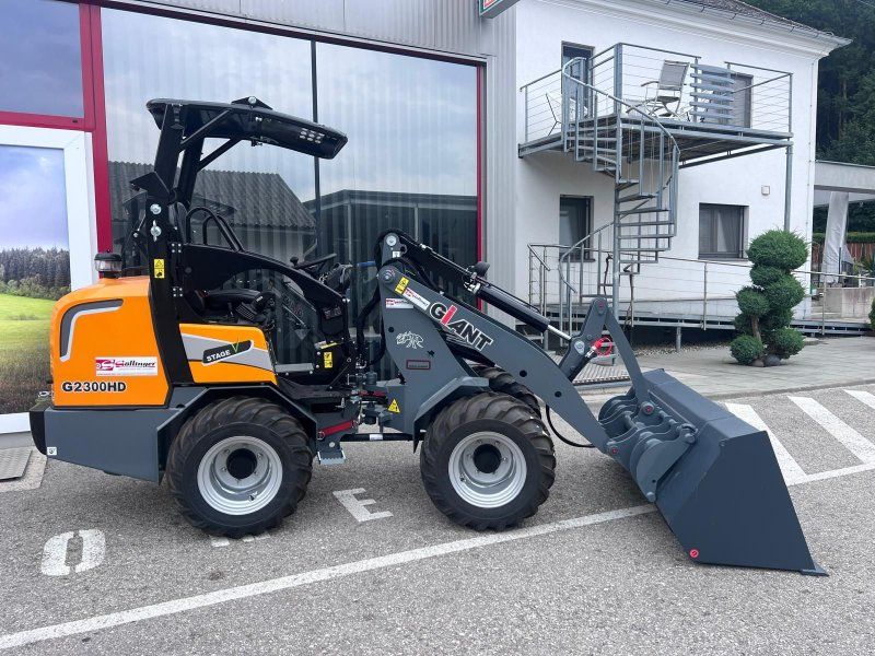 Giant G2300 HD Agri Line