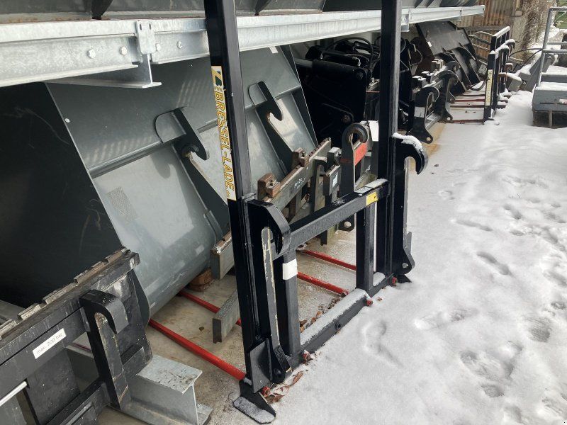 Bressel & Lade Ballenspieß mit JCB Aufnahme