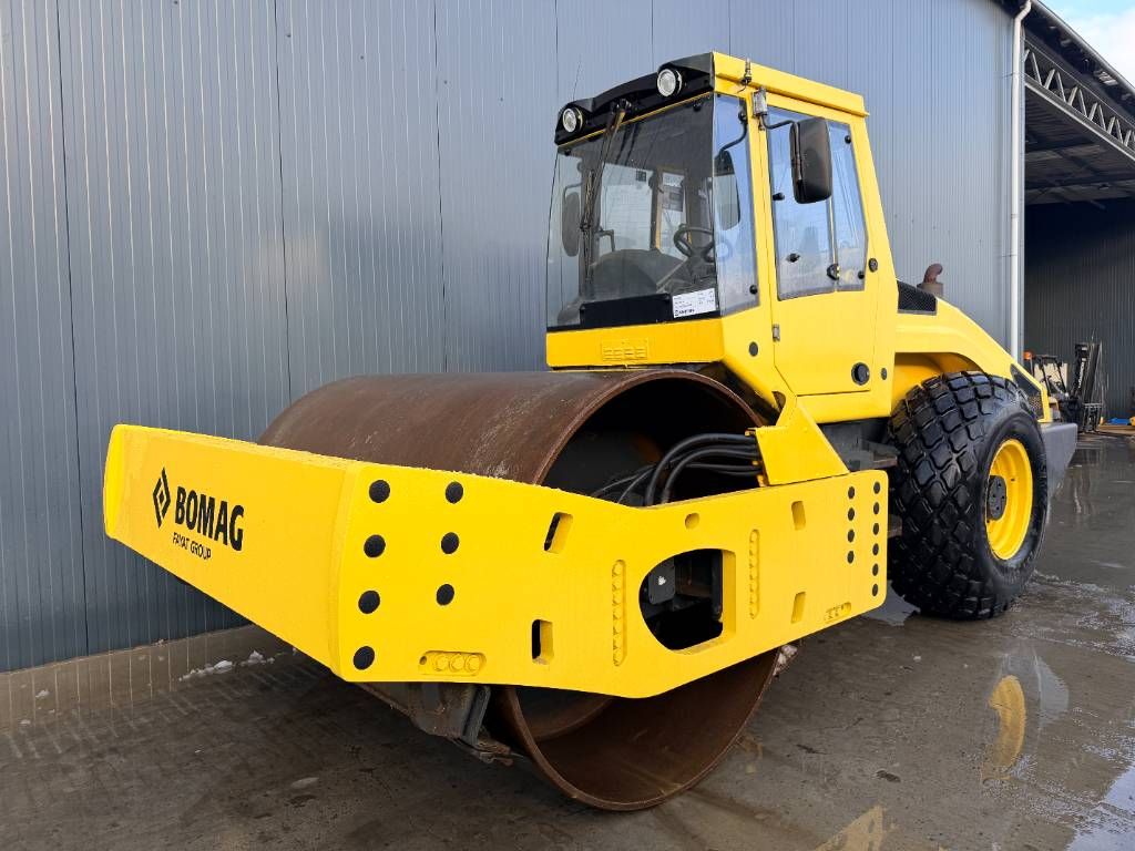 Bomag BW216D-4