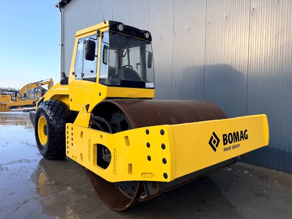 Bomag BW216D-4