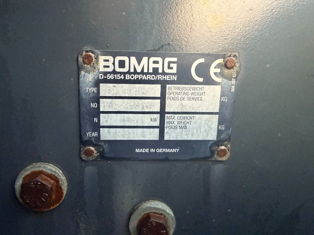 Bomag BW216D-4